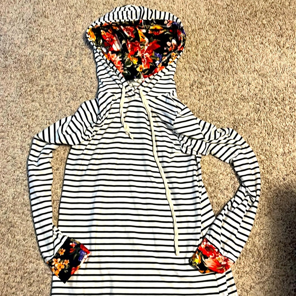 Long sleeve hooded tshirt